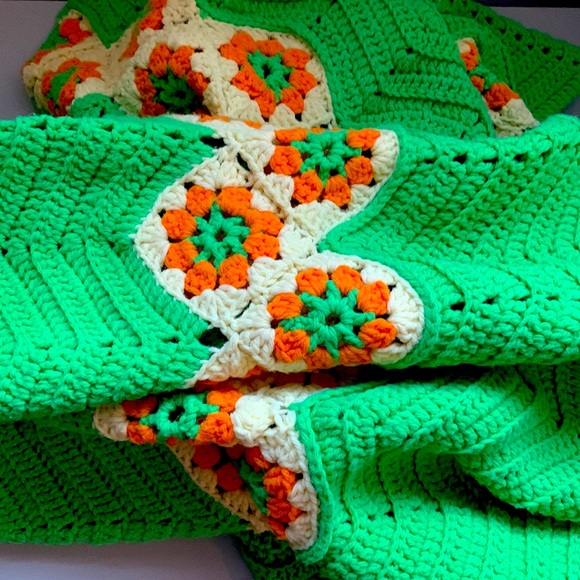 Vintage handmade Crochet throw - Picture 4 of 4